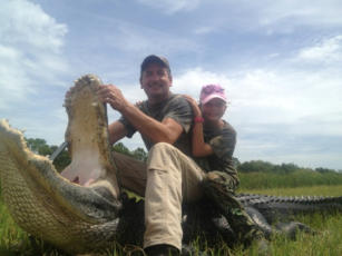 Florida Wild Alligator Hunting!
